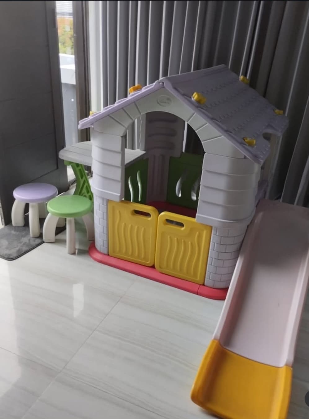 KIDS SLIDE & SWING - WEEKLY/MONTHLY RENTAL (1/3)