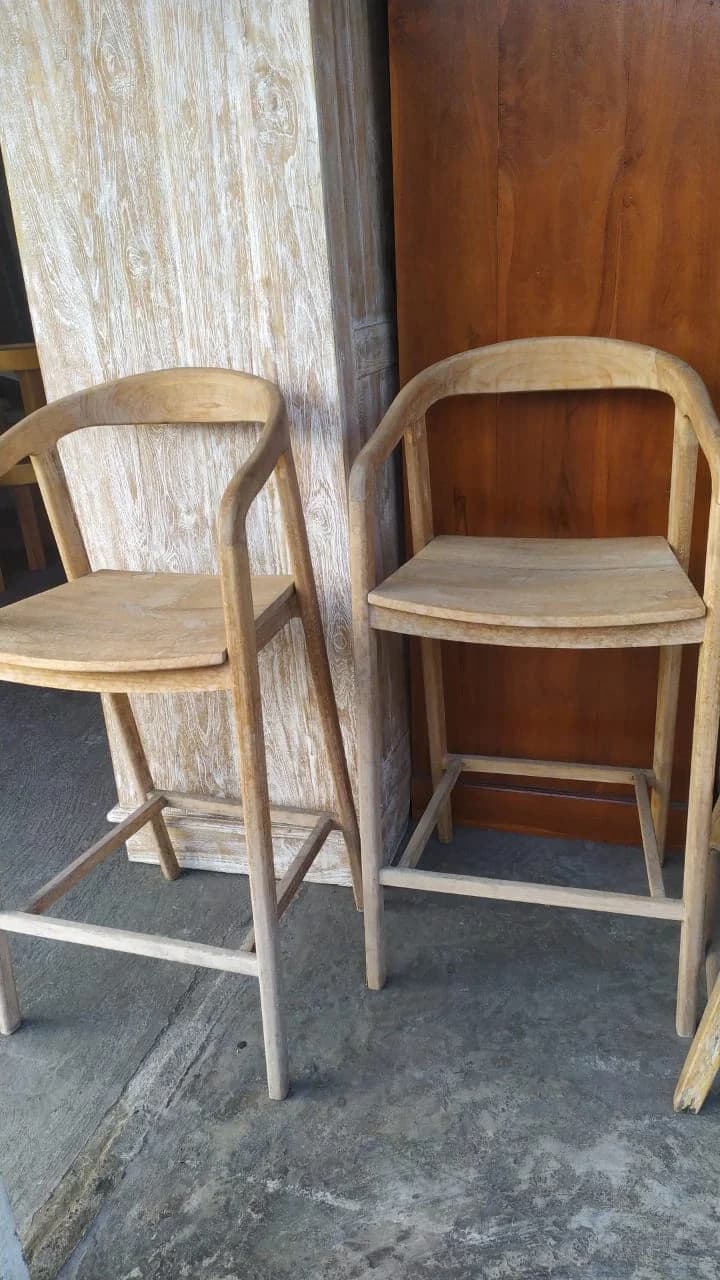 TEAK WOOD BAR STOOL - NATURAL CURVED DESIGN (1/2)