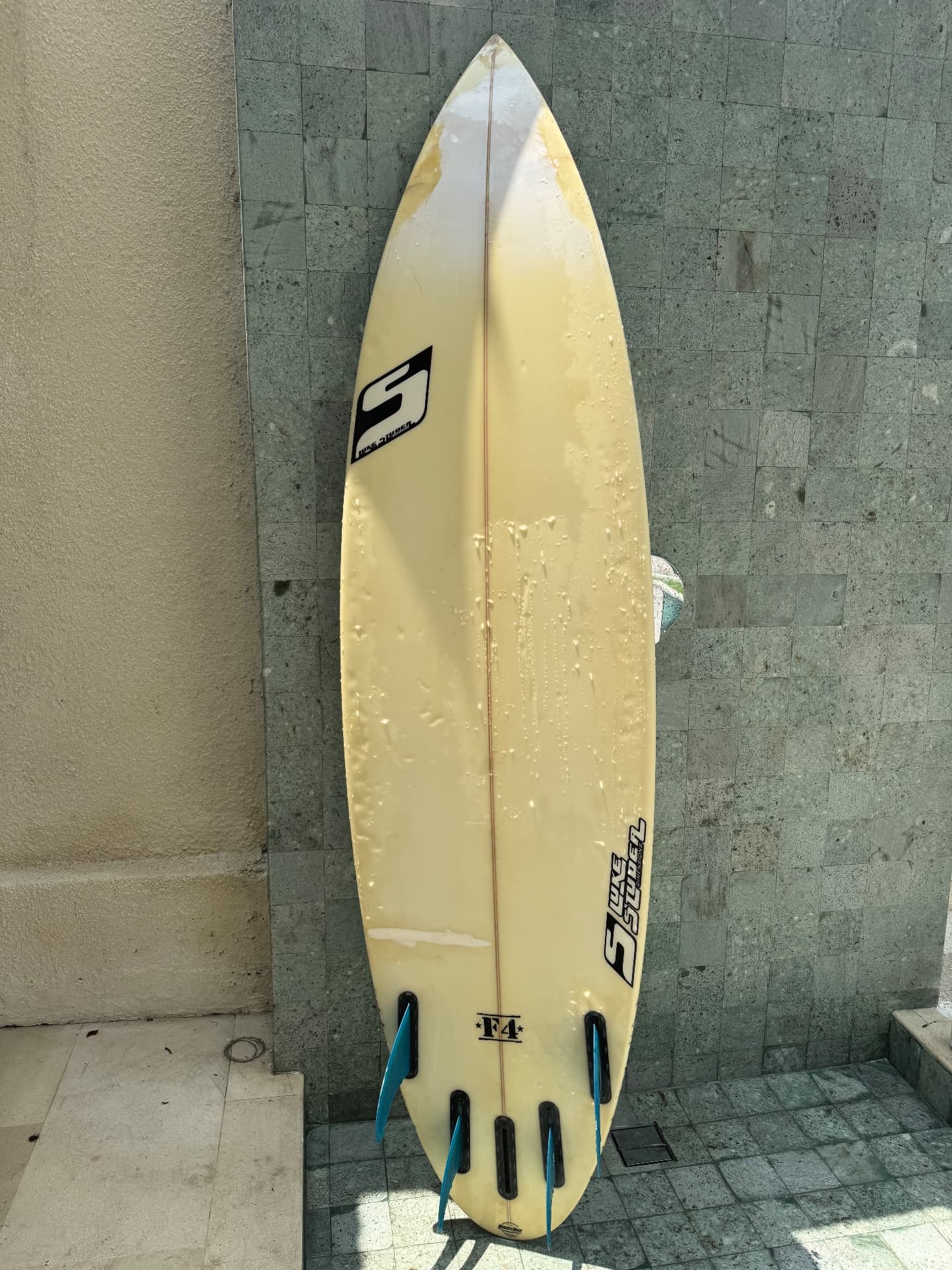Surfboard 6.4 (1/3)