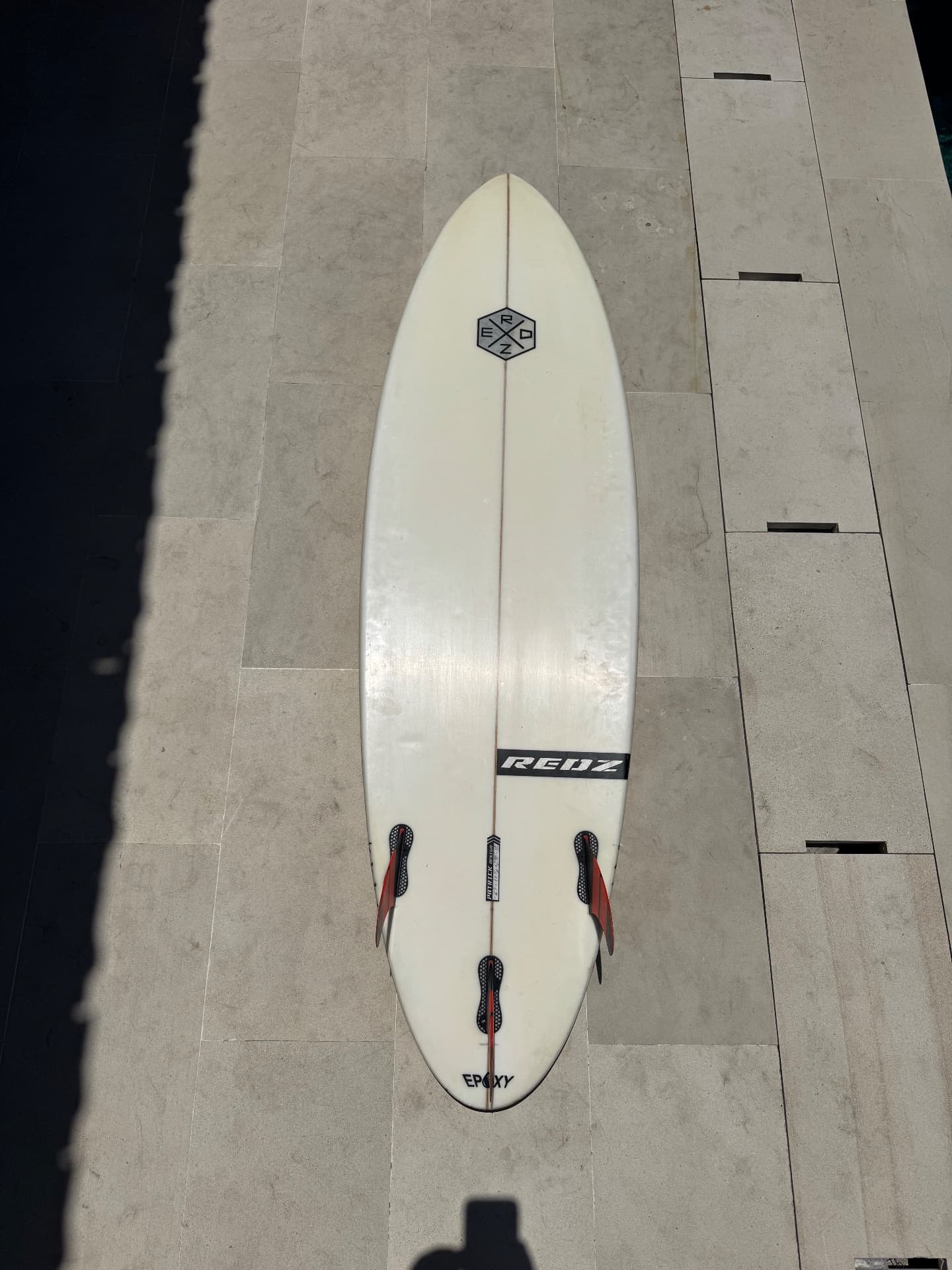 6.1 surfboard grip and fins (1/3)