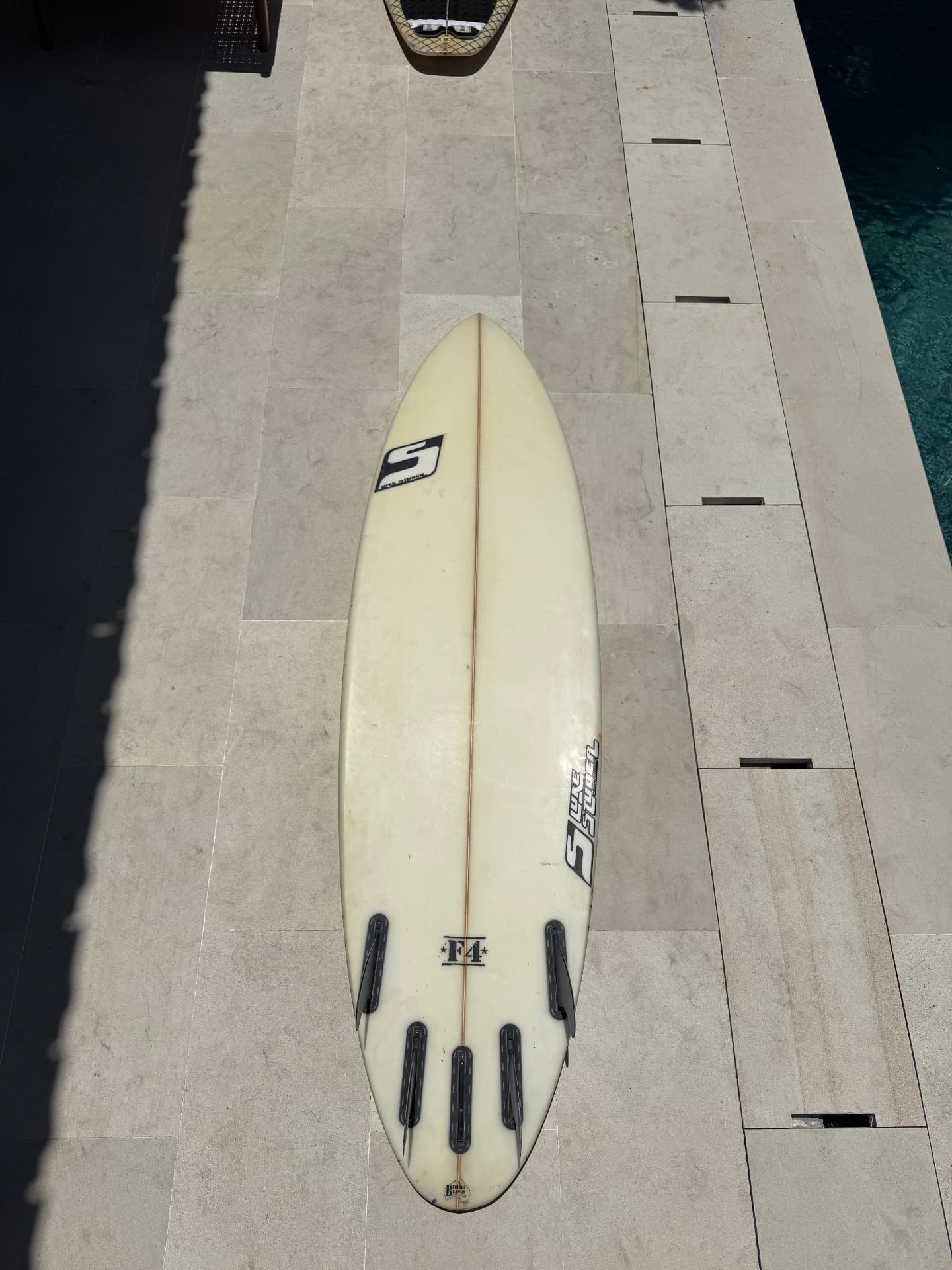 Surfboard 6.2 with grip and fins (1/3)