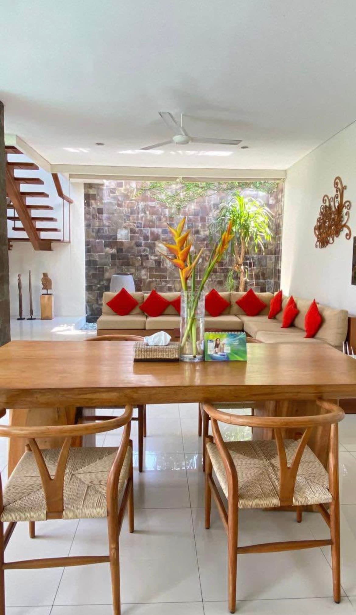 Villa 2 Kamar Tidur Disewakan Tahunan – Petitenget, Seminyak (1/3)