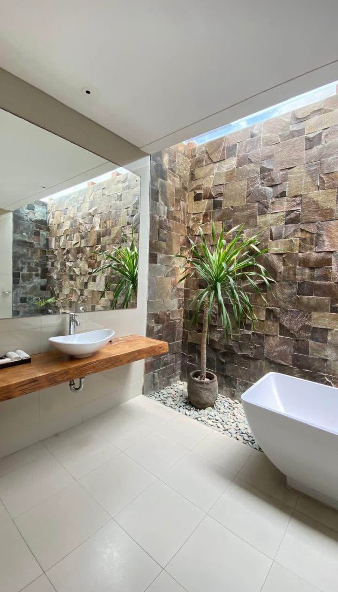 Villa 2 Kamar Tidur Disewakan Tahunan – Petitenget, Seminyak (1/3)