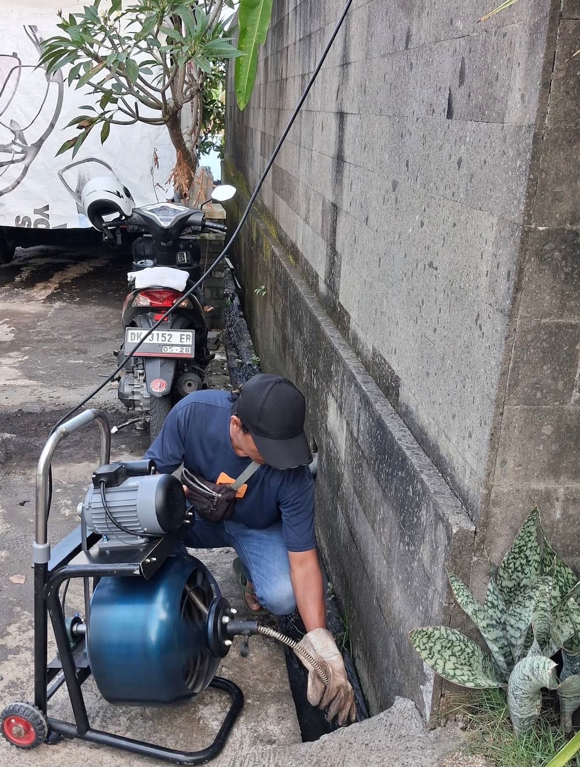 Ghani Clogged Pipe Service-Solution for Blocked Drains (1/3)