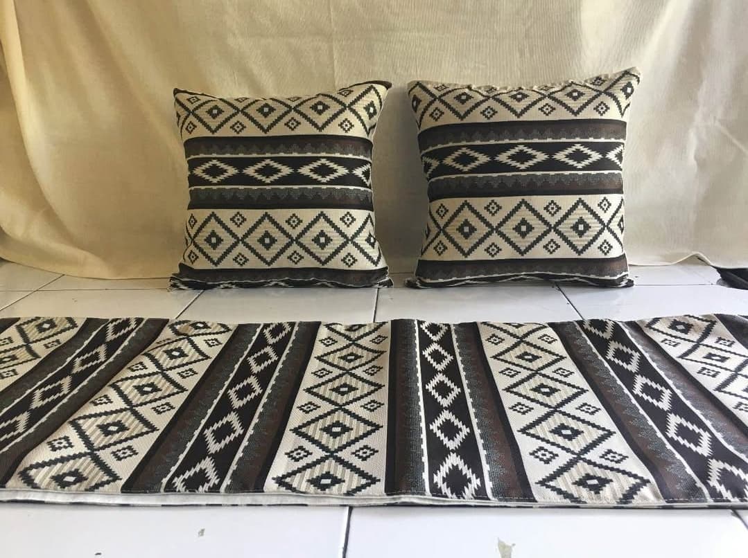 Bed Runner Motif 2 — photo 1