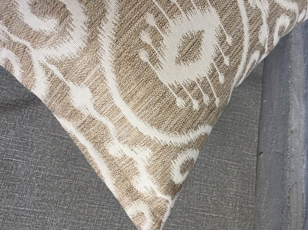 Housse de coussin de canapé motif ethnique beige crème – Coussin de décoration bohème vintage (1/3)