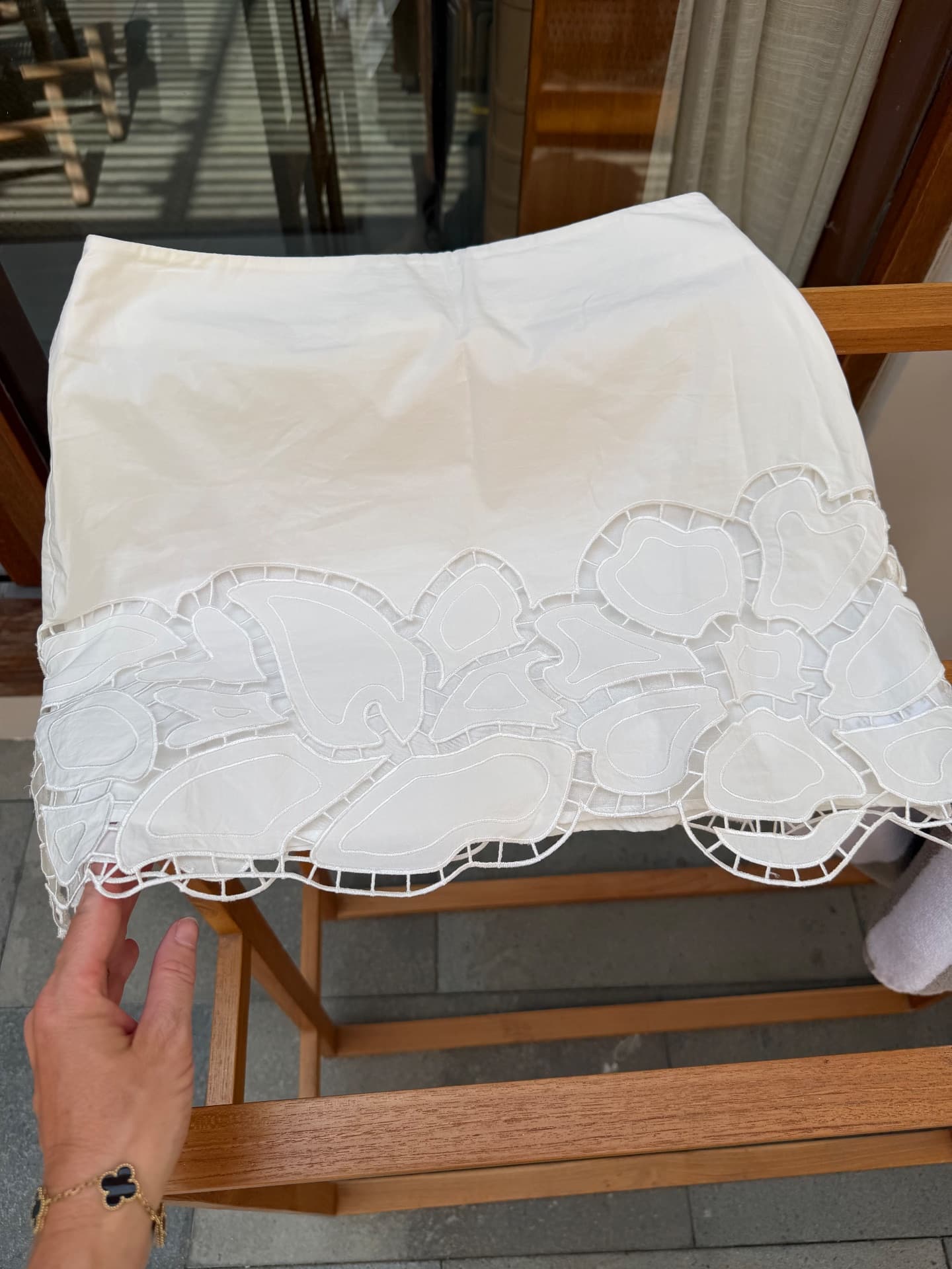 MAGALI PASCAL MINI SKIRT - WHITE WITH LASER CUT DETAIL (1/2)