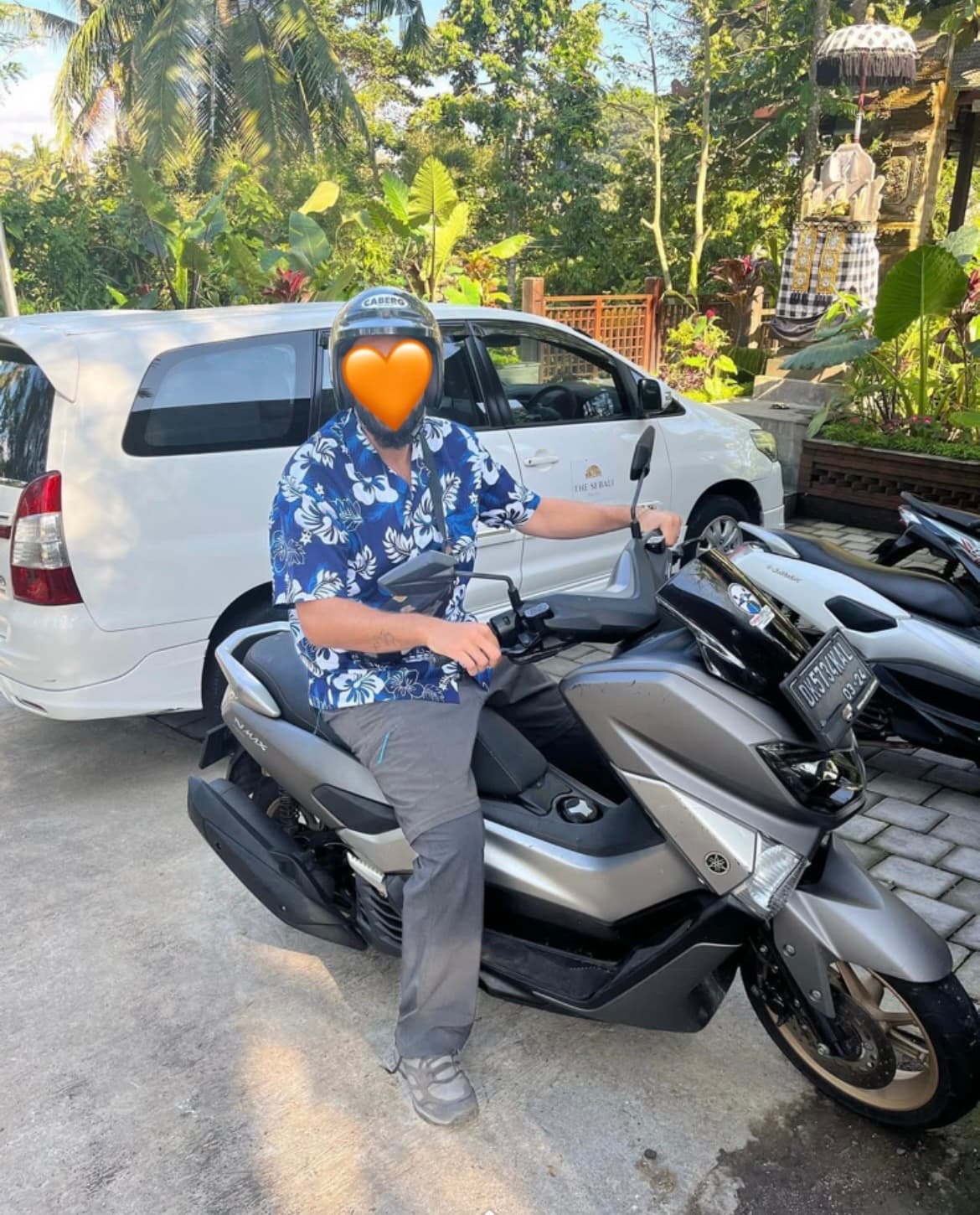 Yamaha NMAX 155cc (1/2)