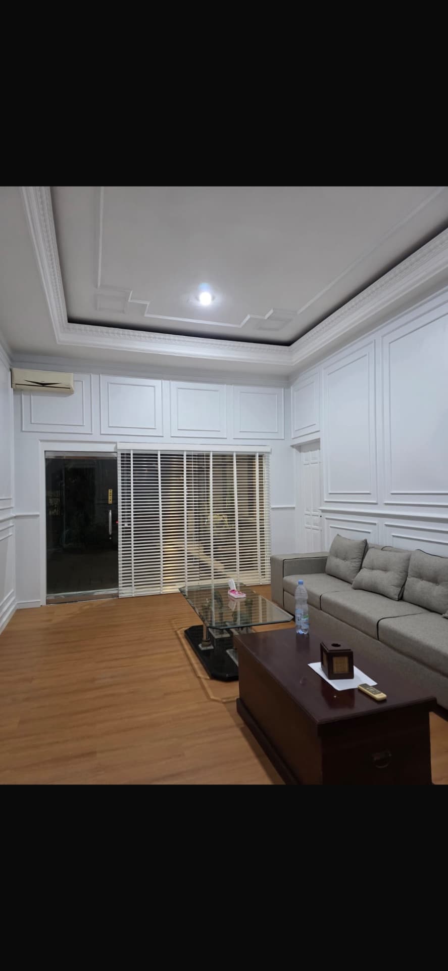 Wooden Blinds (1/2)