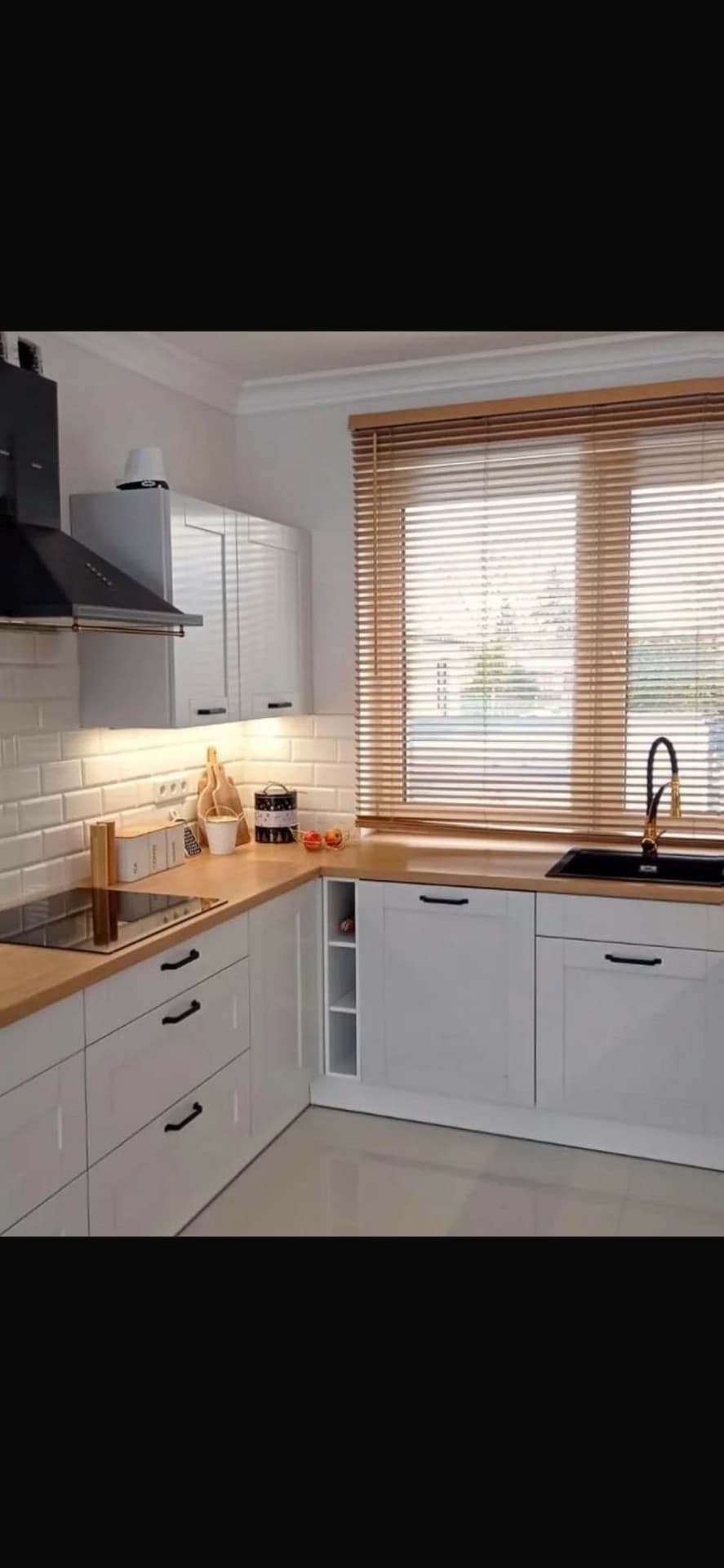 Horizontal Blinds / Venetian Blinds (1/3)