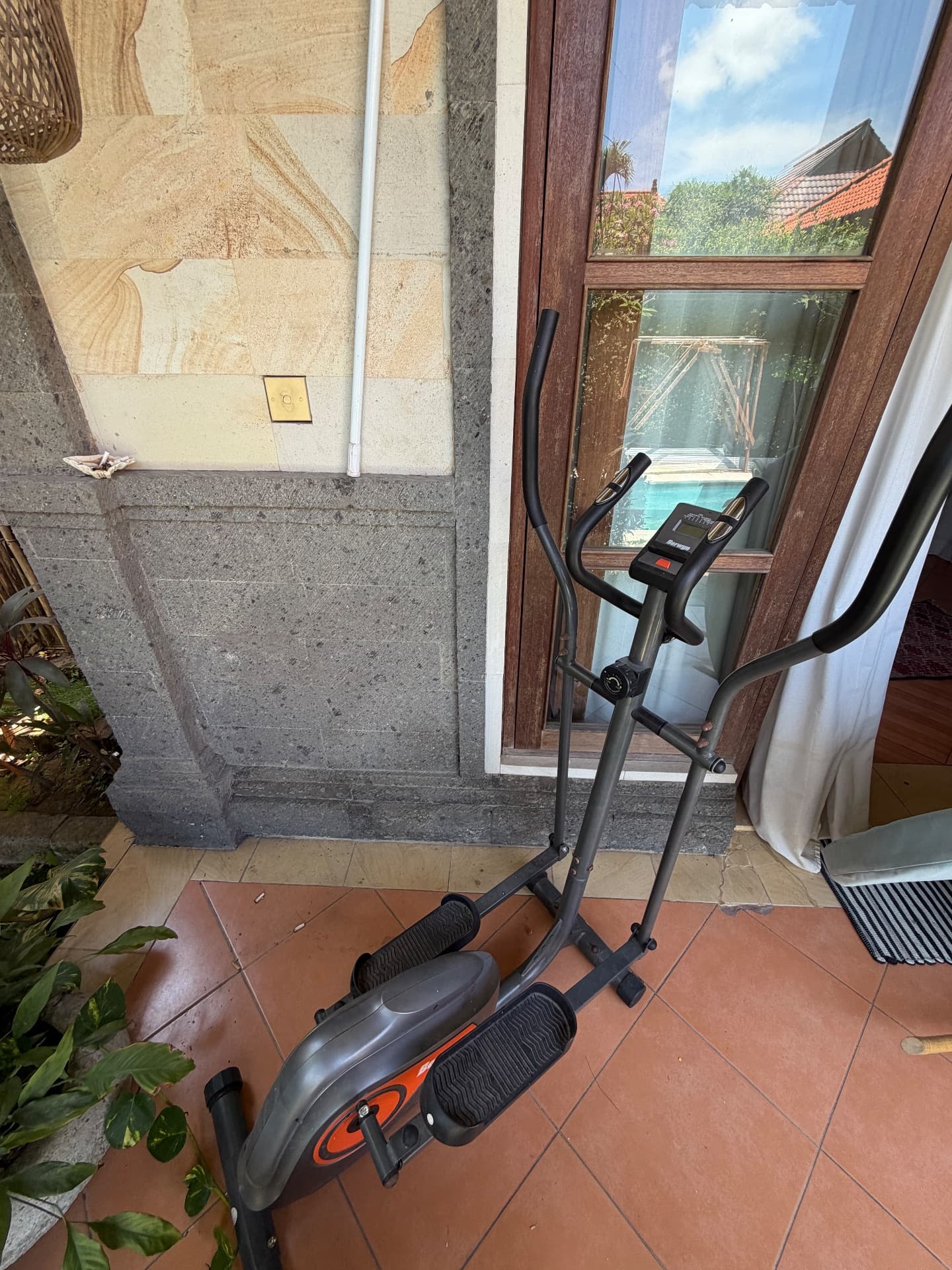 elliptical trainer/ cross trainer (1/3)