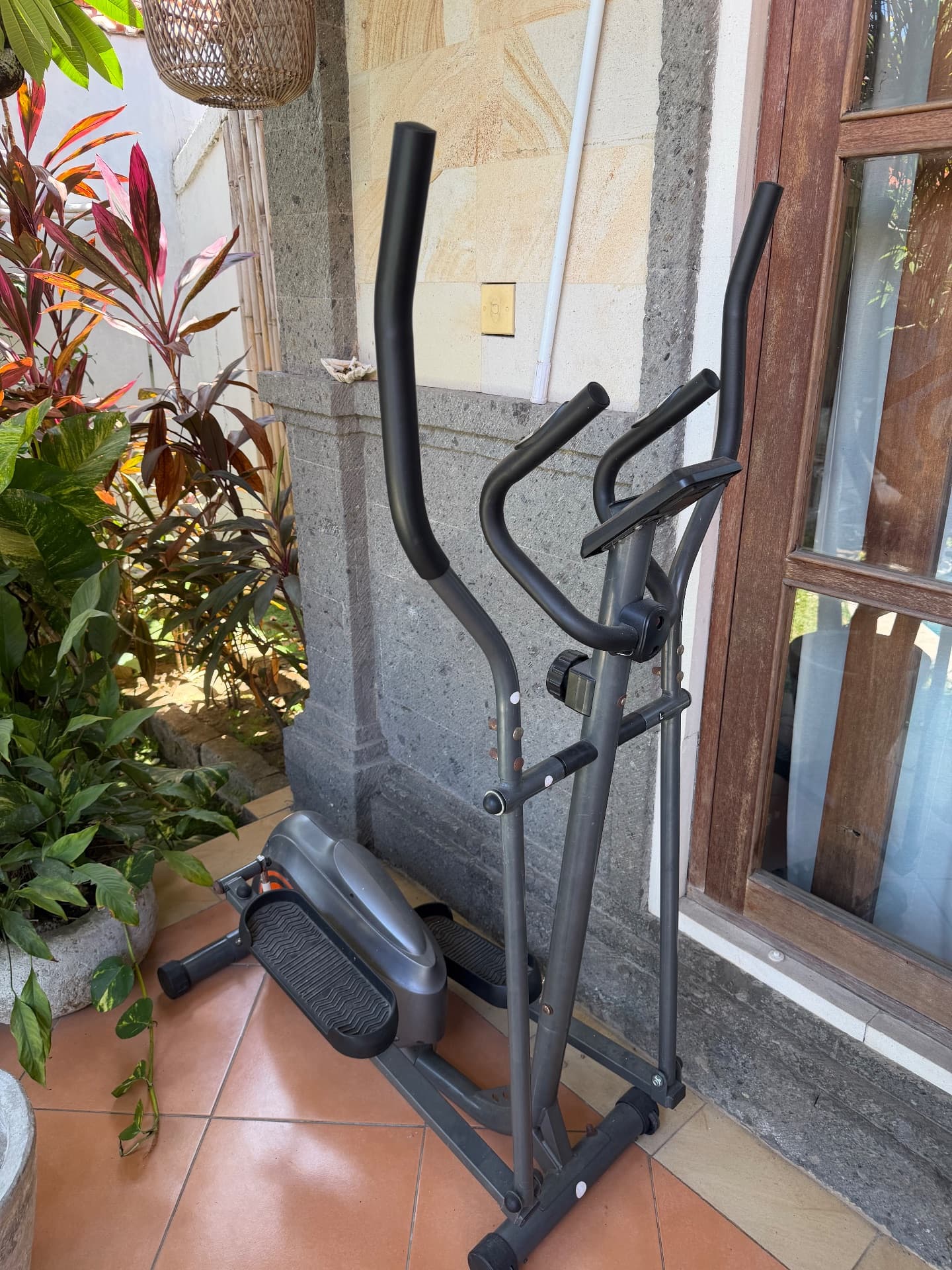 elliptical trainer/ cross trainer (1/3)