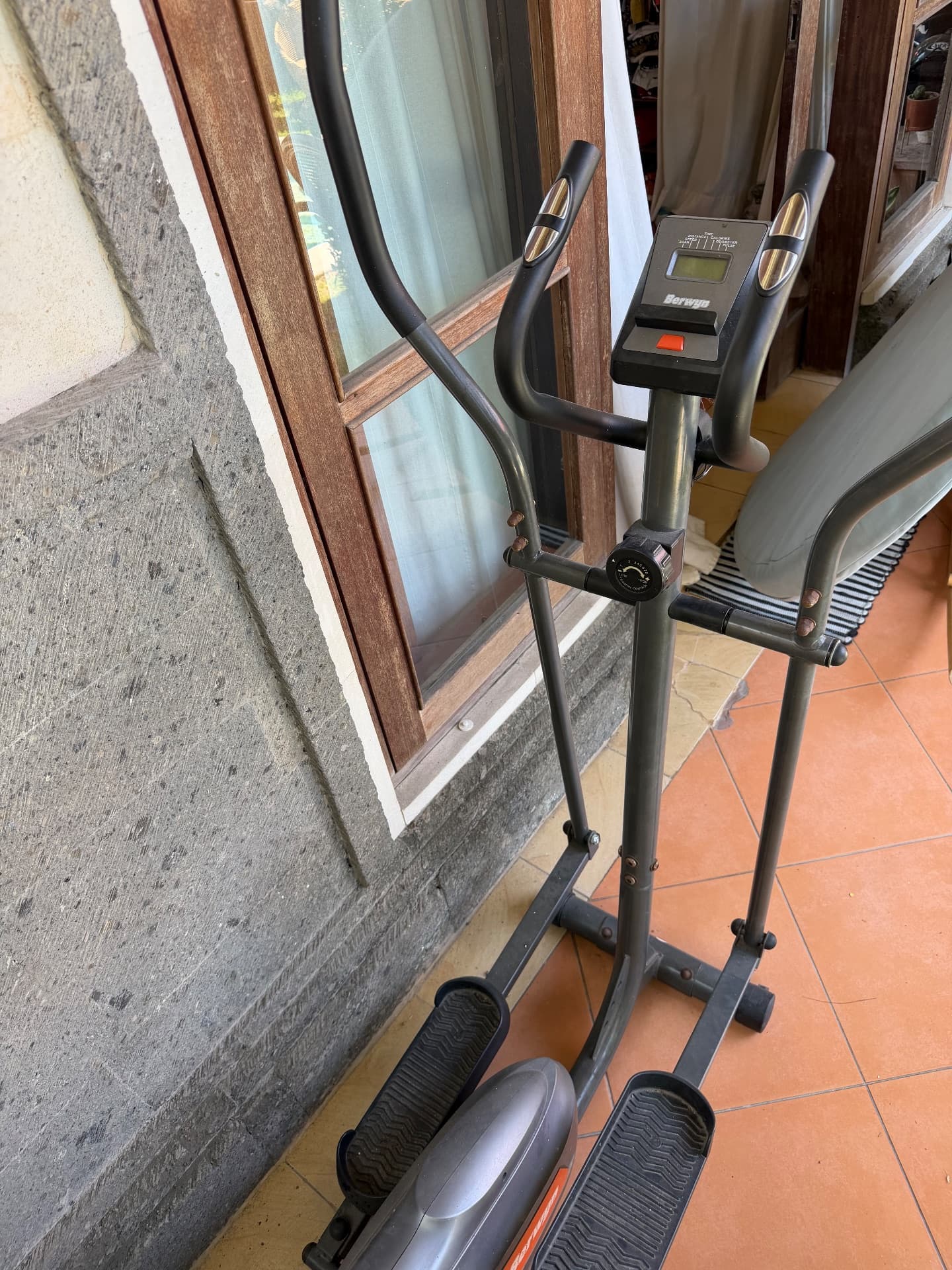 elliptical trainer/ cross trainer (1/3)