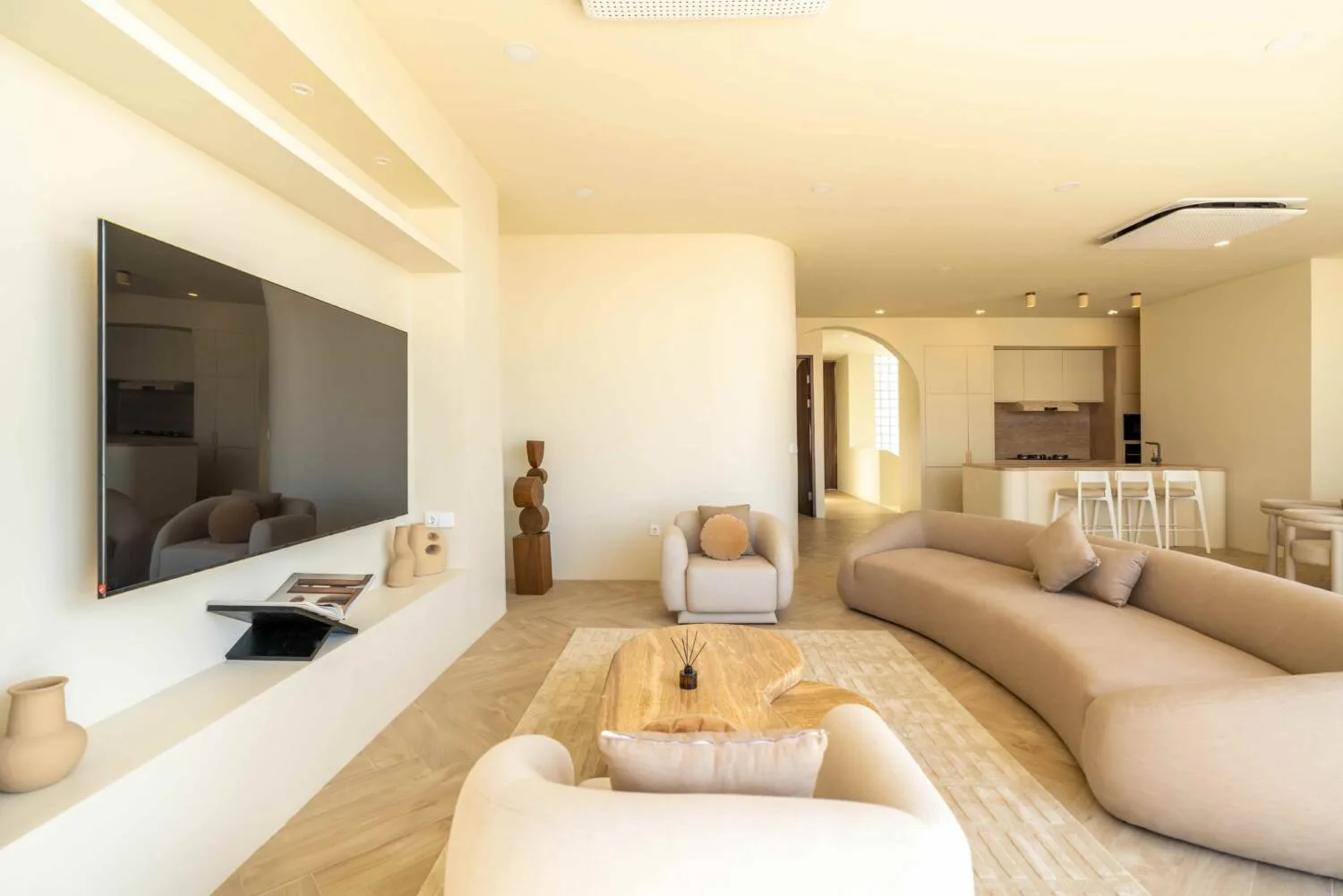 Luxury Mediterranean 3-Bedroom Villa in Dreamland (1/3)