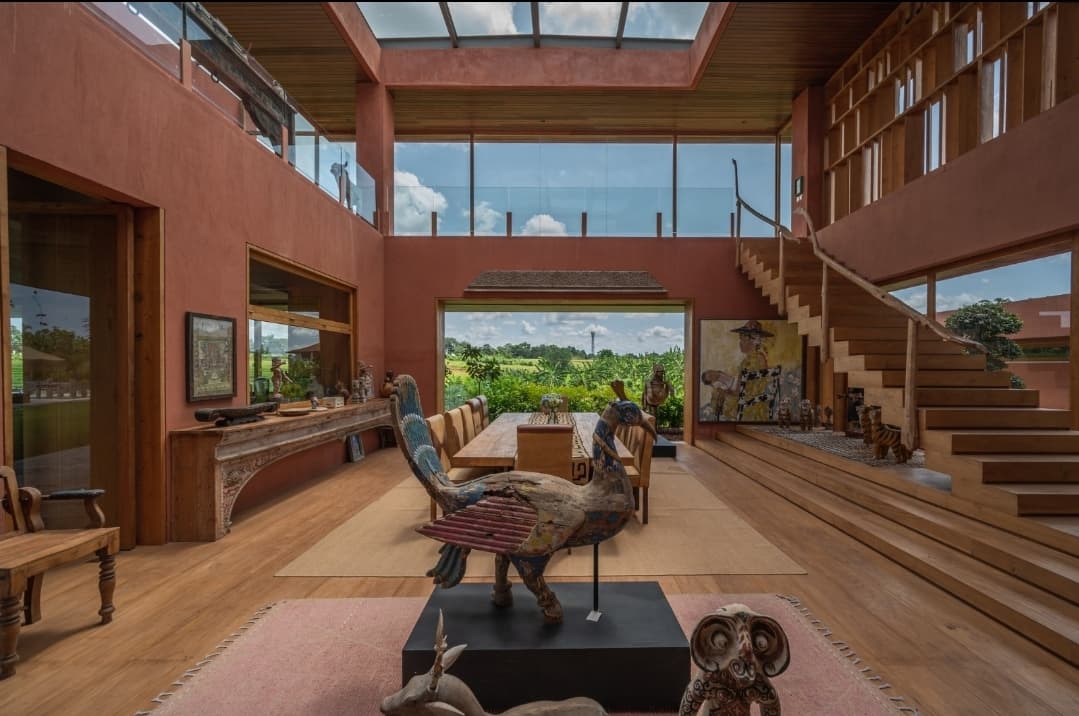 Spanish-Inspired 6-Bedroom Mansion in Tumbak Bayuh,Bali (1/3)