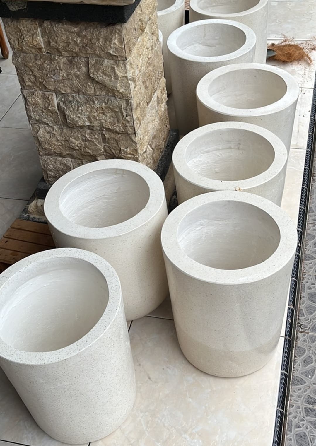 MINIMALIST ROUND TERRAZZO POT – DIAMETER 30 CM (1/3)