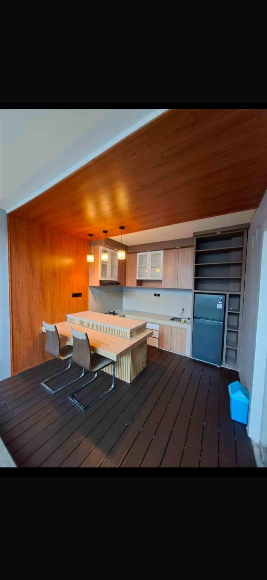 RUMAH MODERN DENGAN KOLAM RENANG | FULLY FURNISHED (1/3)