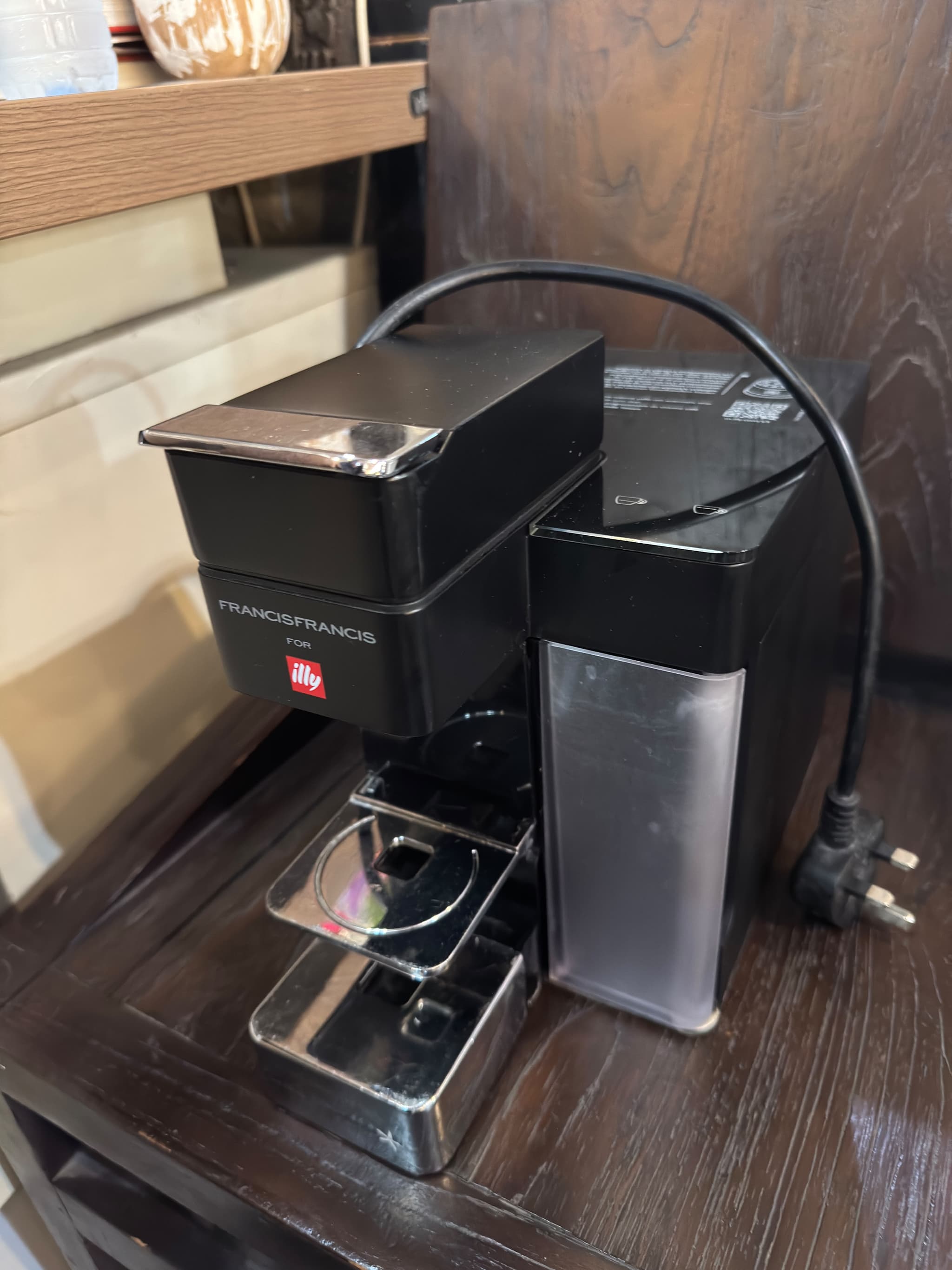Машина NESPRESSO (1/4)