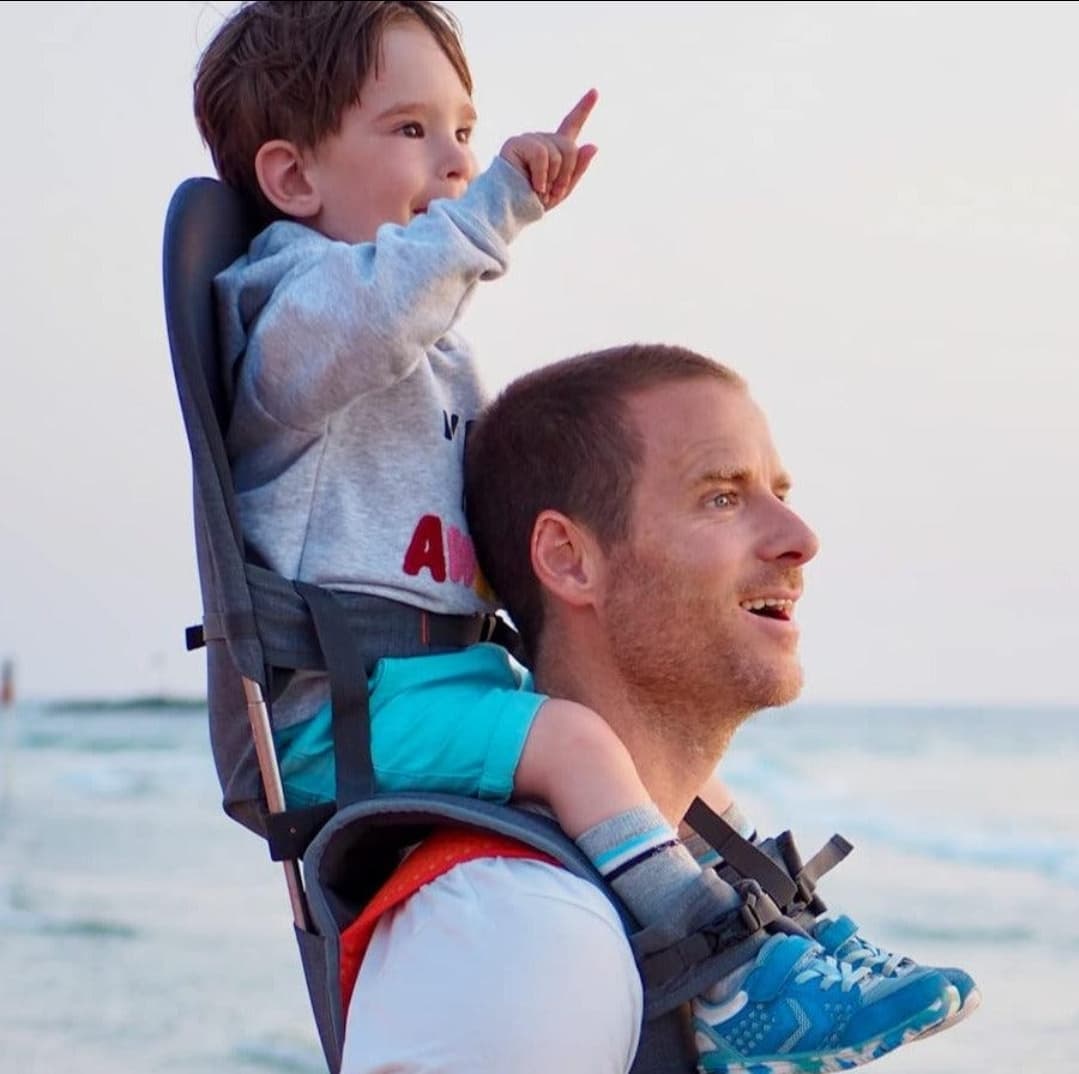 MiniMeis Child Shoulder Carrier / Baby Carrier (1/3)