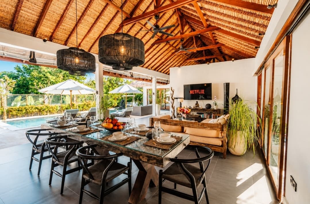 Luxury 4BR Villa with Private Pool & Tropical Garden Near Canggu (1/5)
