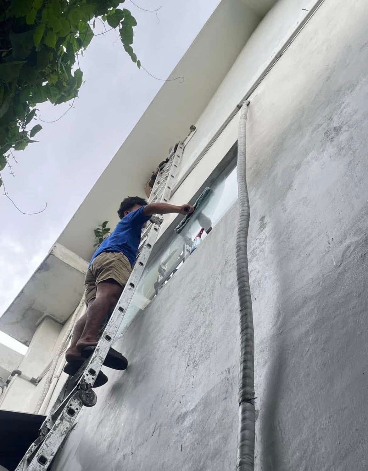 Nawi Pala Nusa Cleaning Service (1/3)