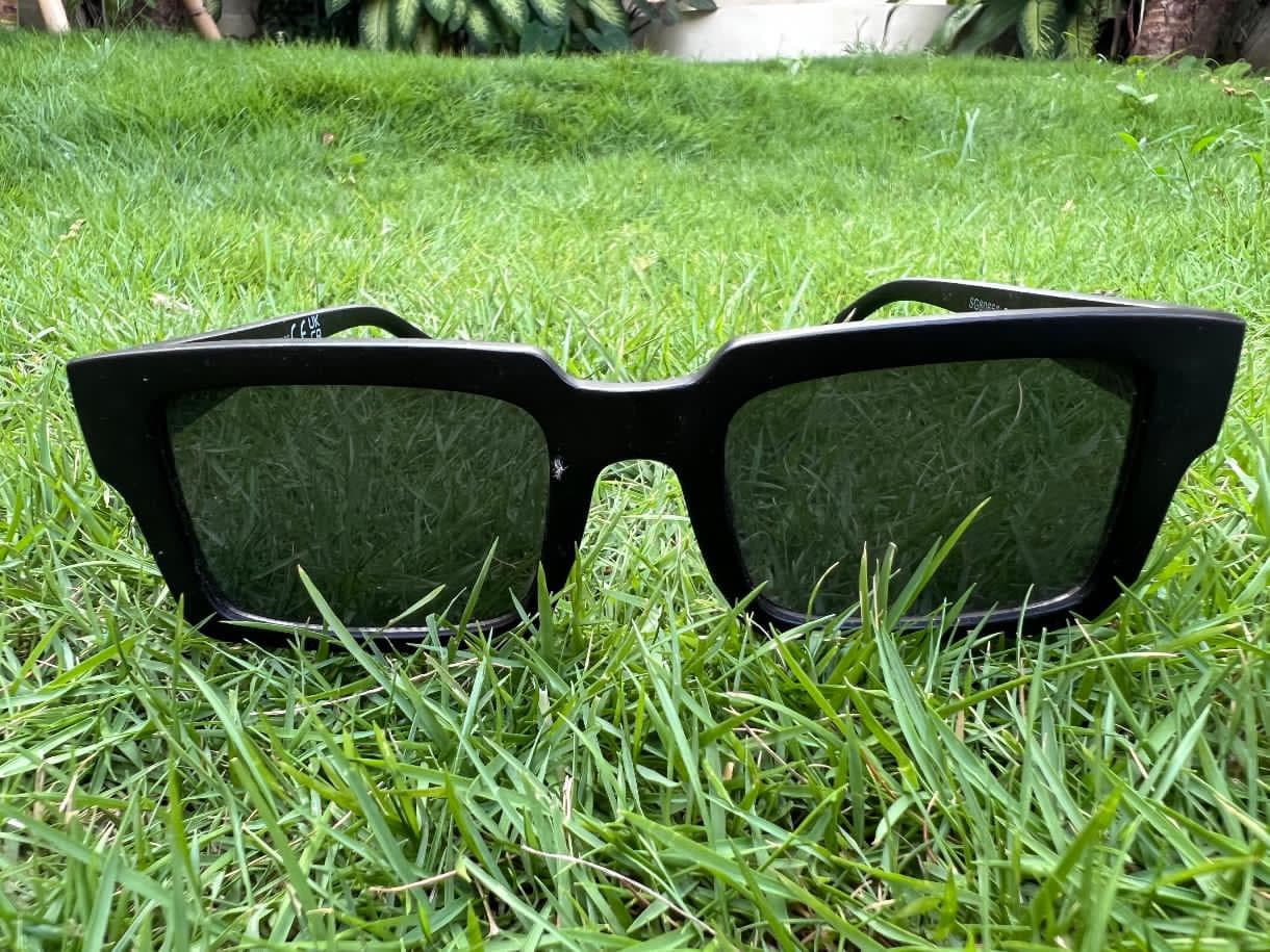 Black Oversized Square Sunglasses (1/2)