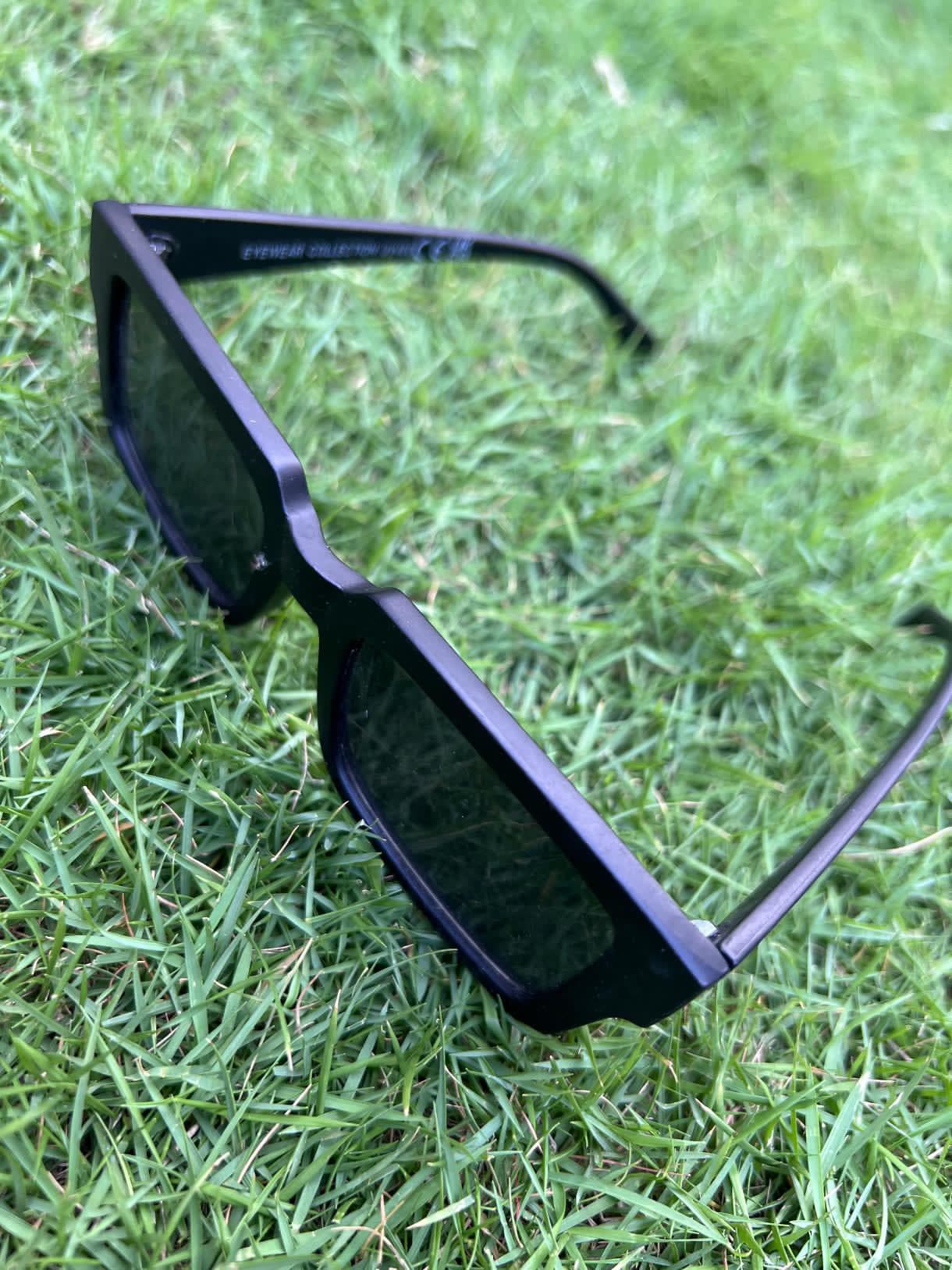 Black Oversized Square Sunglasses (1/2)
