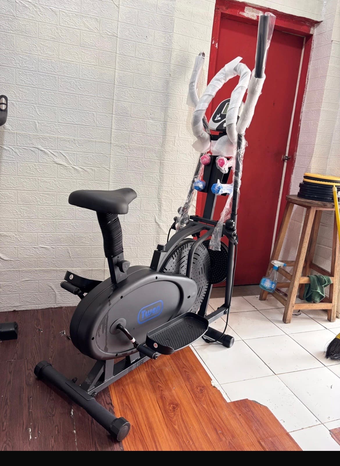 TWEN FB7 Elliptical Orbittrack 5 Functions (1/3)