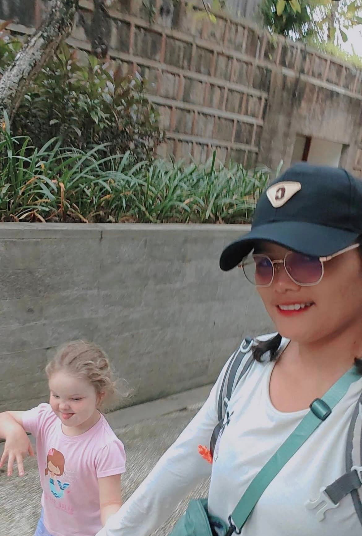 Reni Babysitter & Nanny (1/3)