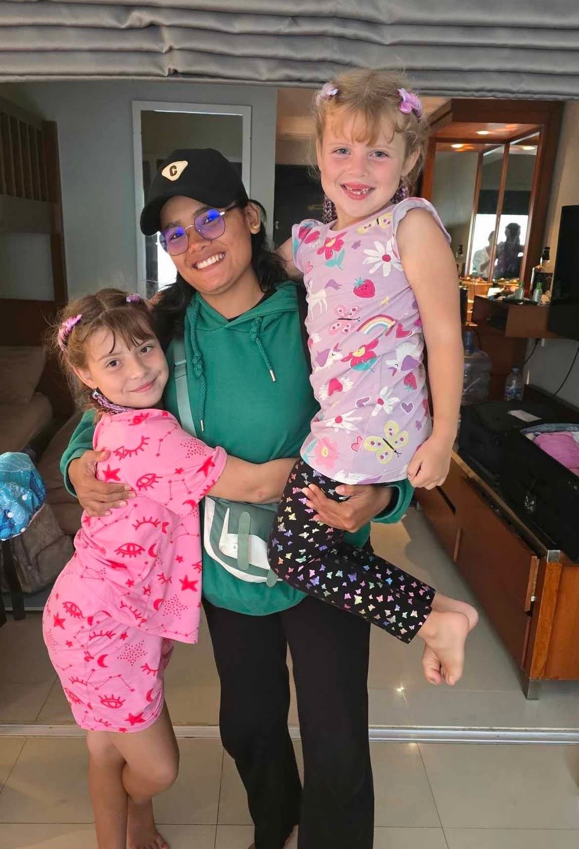 Reni Babysitter & Nanny (1/3)