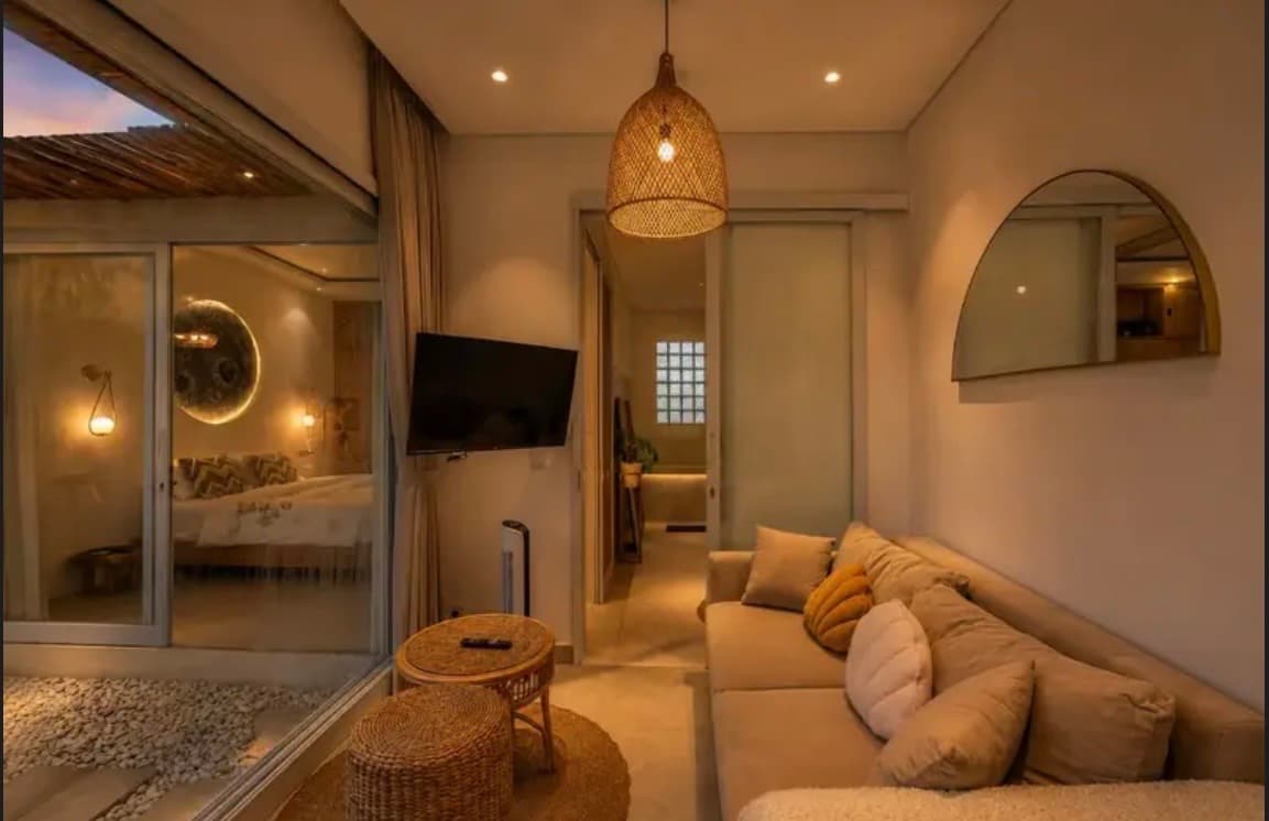 2 Bedroom Villa Leasehold in Kerobokan – Quiet Residential Area (1/3)