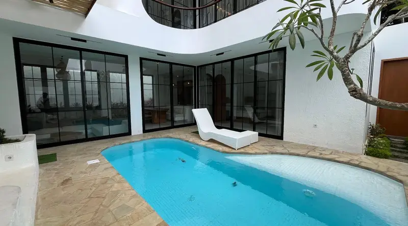DIJUAL – VILLA MODERN 3 KAMAR TIDUR DENGAN ROOFTOP TERRACE DI UNGASAN (1/3)