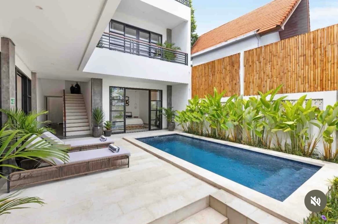 Modern 3-Bedroom Freehold Villa with Jacuzzi in Pererenan — photo 1