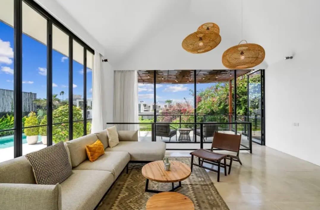3-Bedroom Leasehold Villa in Berawa, Canggu (1/3)