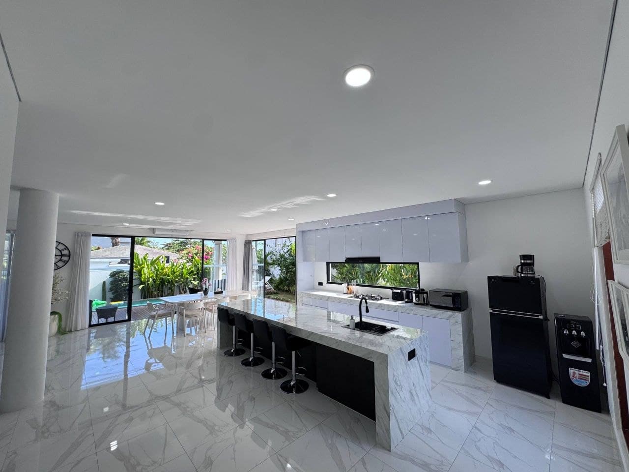 Modern 3BR Villa with Private Pool — Berawa, Canggu — photo 1
