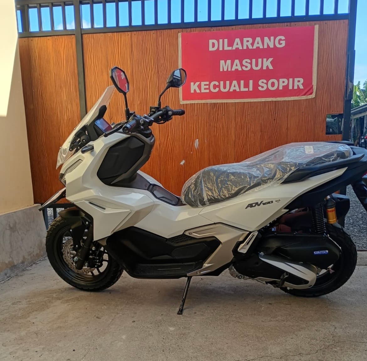 Rental motot-Honda ADV 160 2026 (1/2)