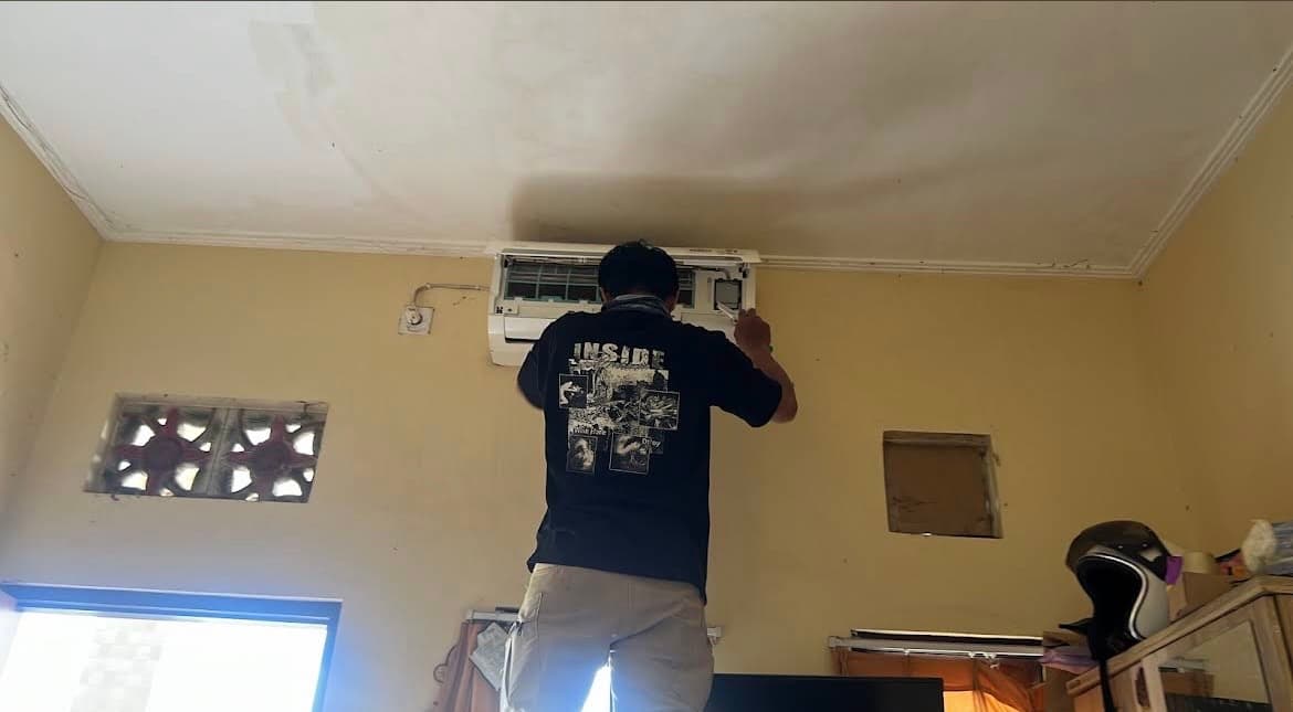 Mr Cooler – AC Service & Maintenance Services (1/3)