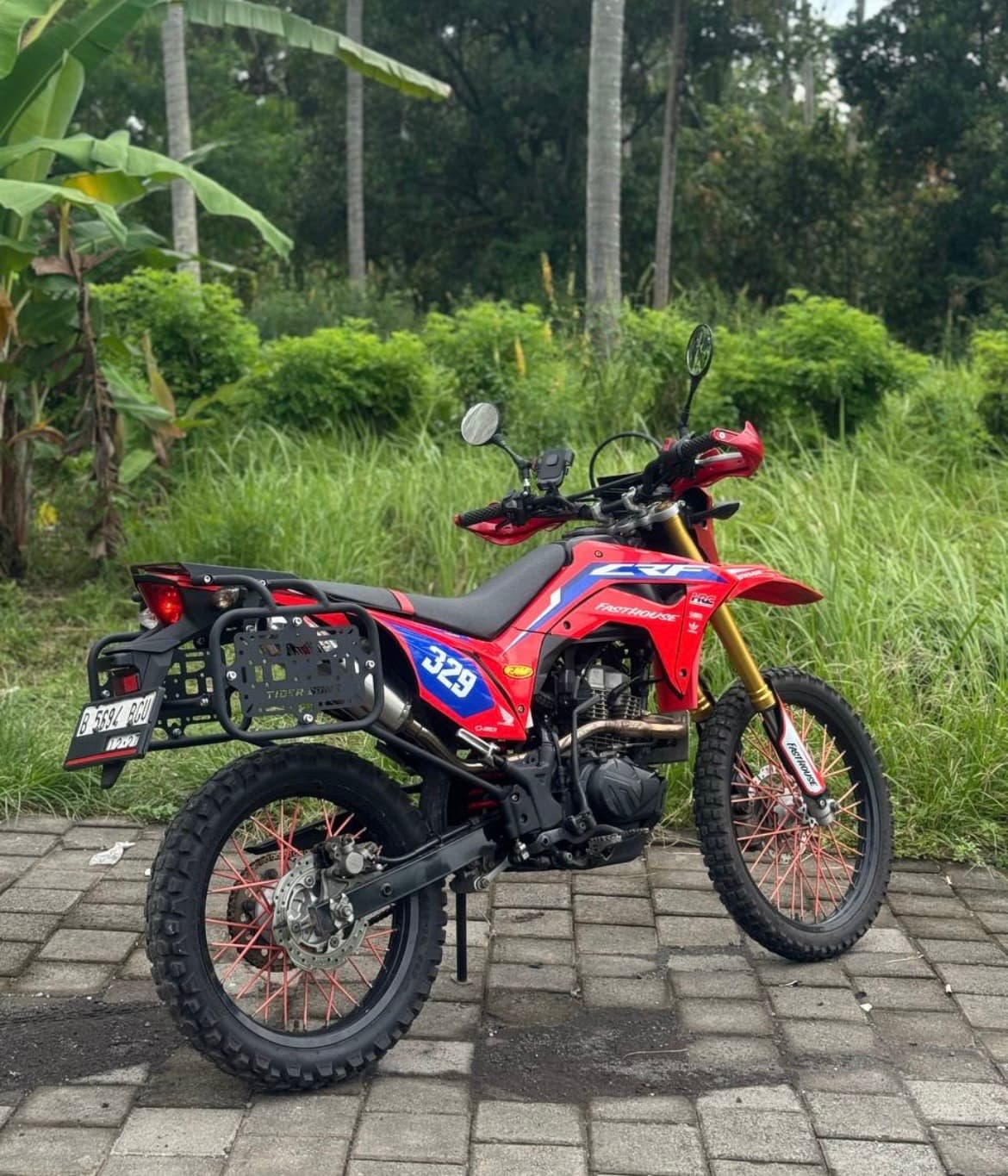 Honda CRF 150L Motorcycle Rental (1/3)