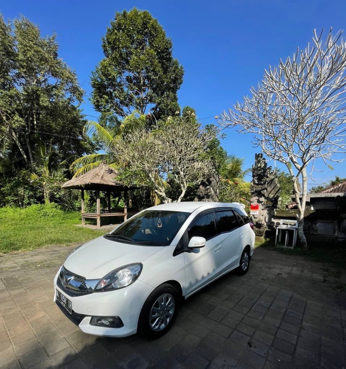 SEWA MOBIL HONDA MOBILIO (1/3)