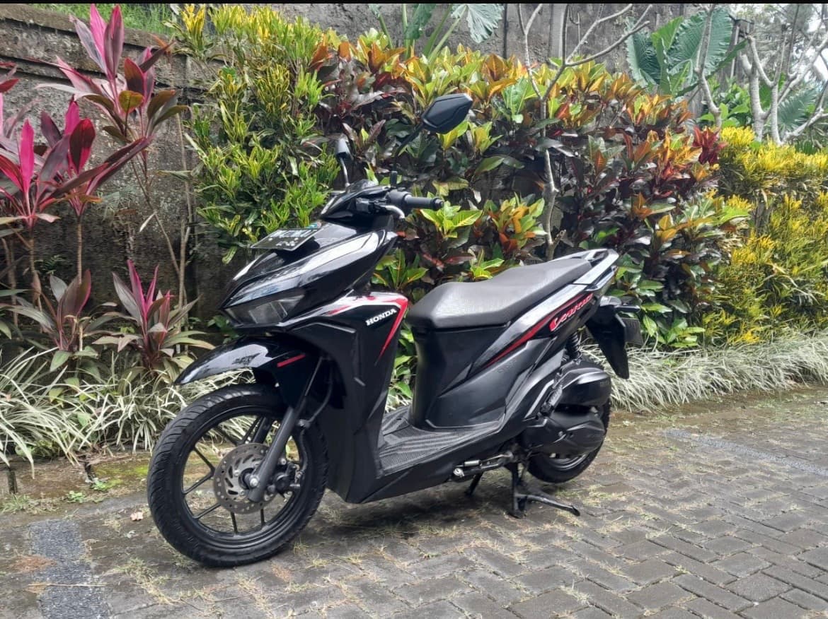 Honda Vario 125 motorbike rental — photo 1