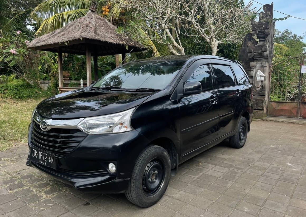 SEWA MOBIL DAIHATSU XENIA (1/3)