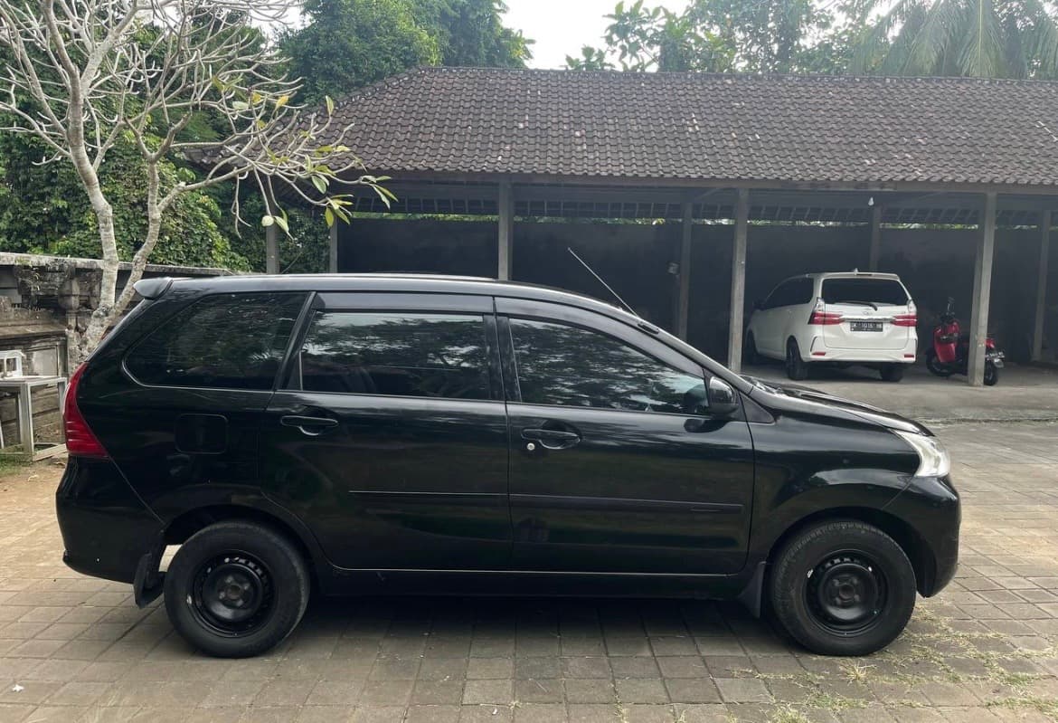 SEWA MOBIL DAIHATSU XENIA (1/3)
