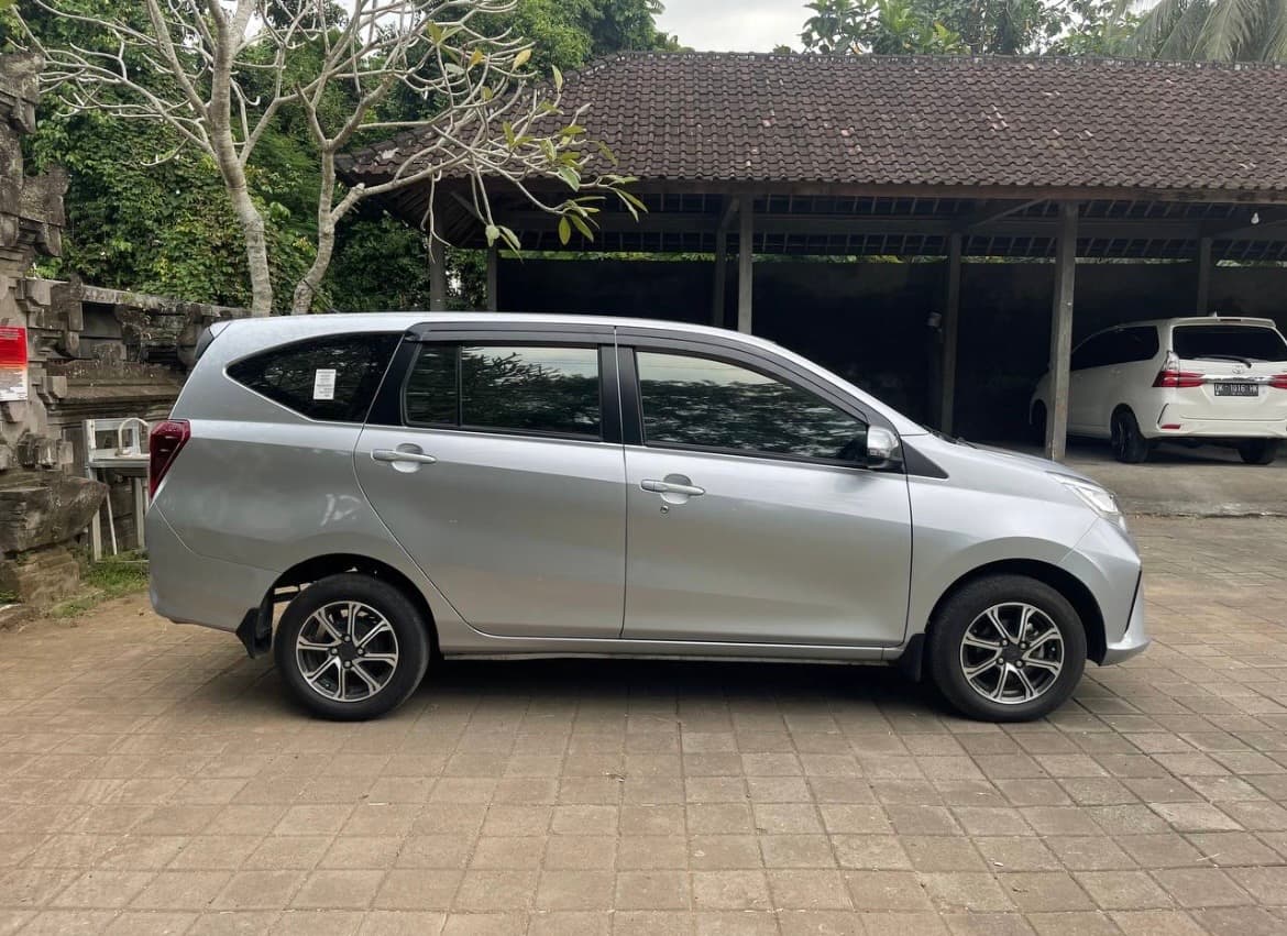 SEWA MOBIL DAIHATSU SIGRA (1/2)