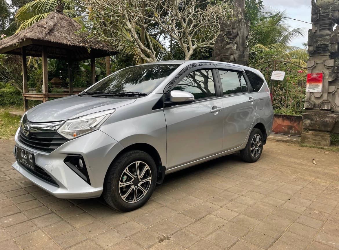 DAIHATSU SIGRA CAR RENTAL — photo 1