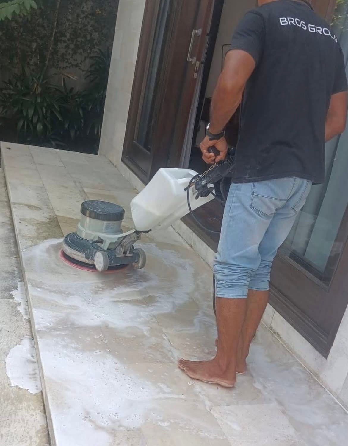 BROS – Housekeeping (1/3)