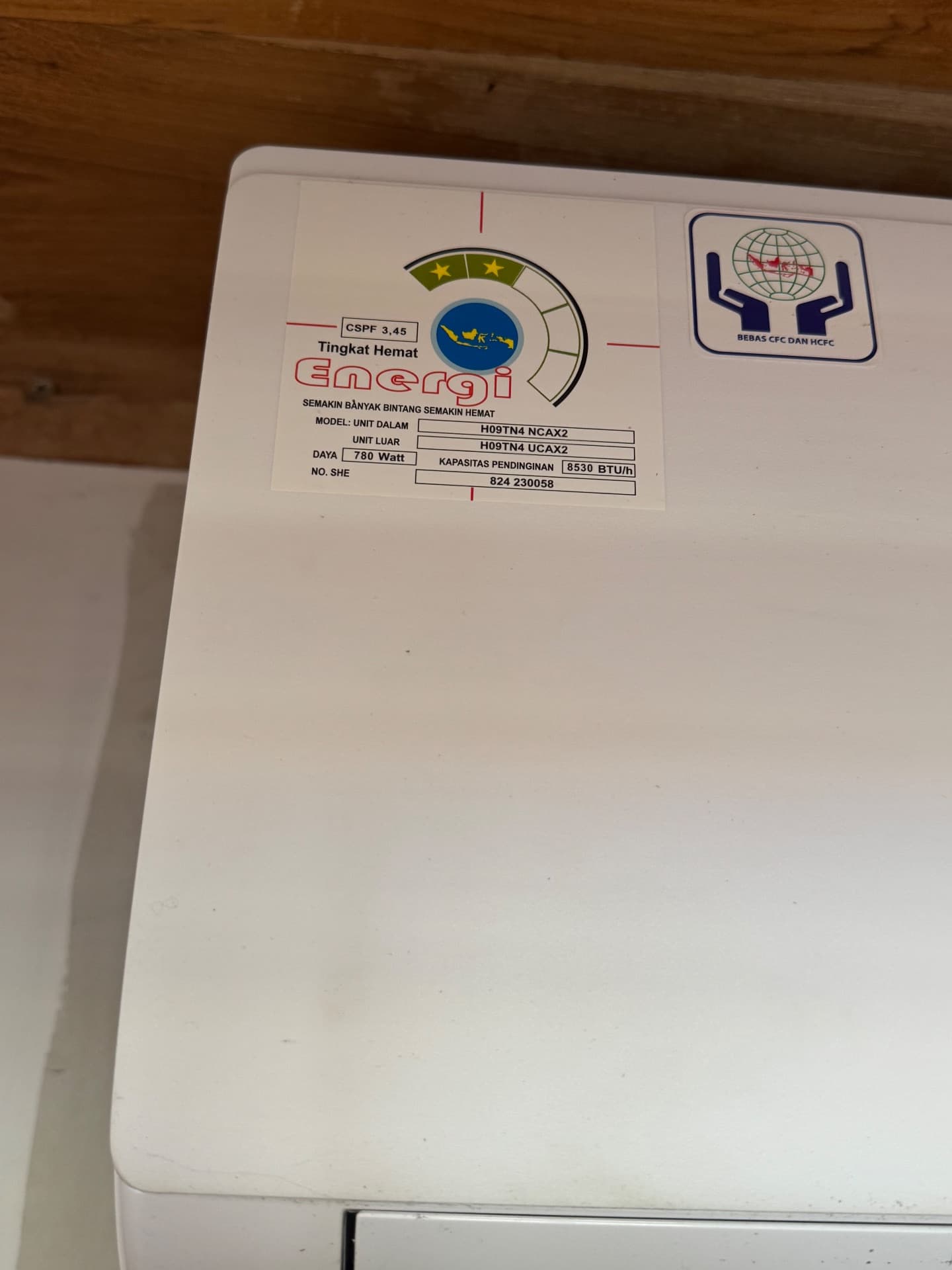 LG brand air conditioner AC + wooden AC cover (1/3)