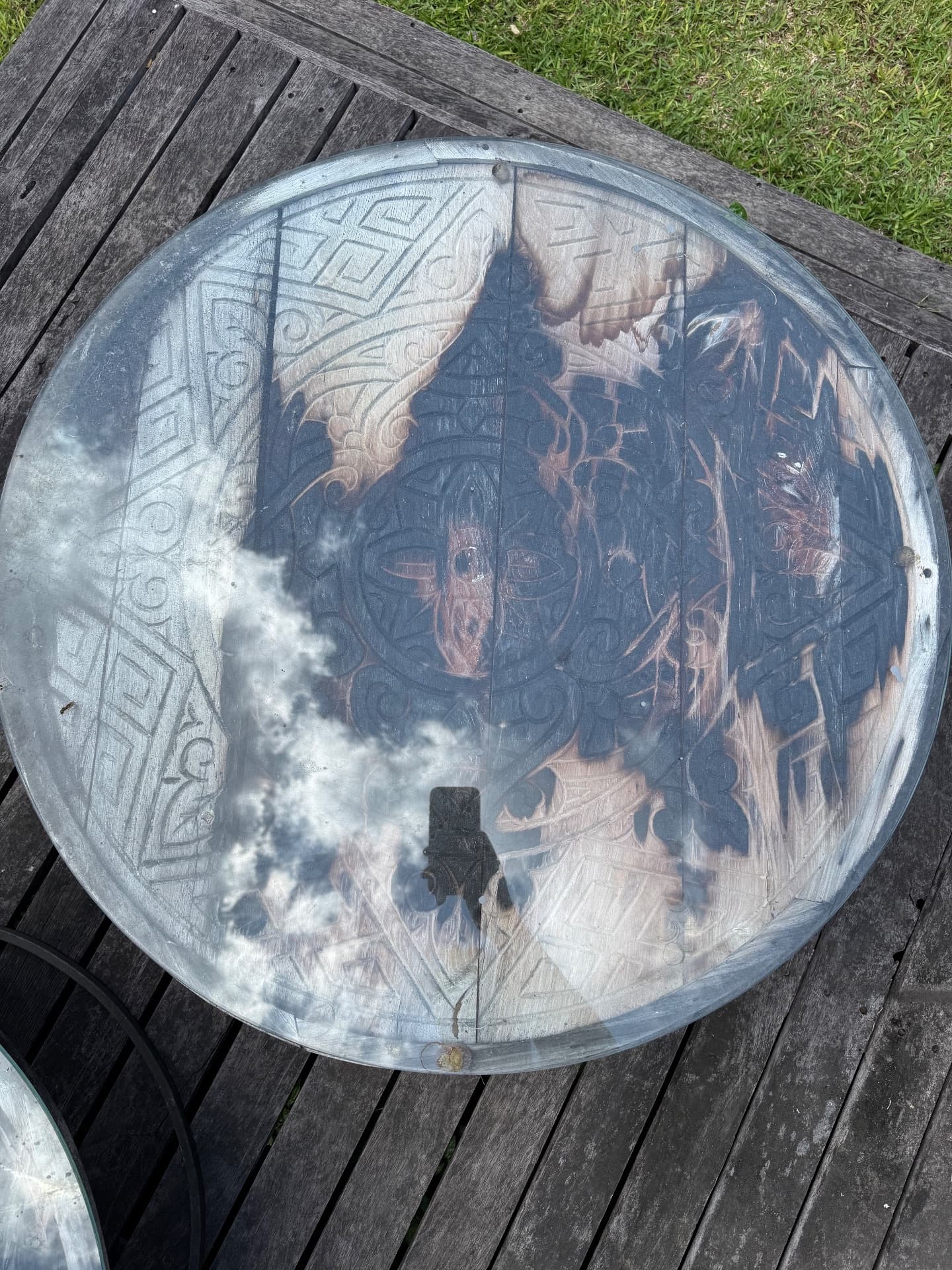 Set of 2 round tables (1/3)