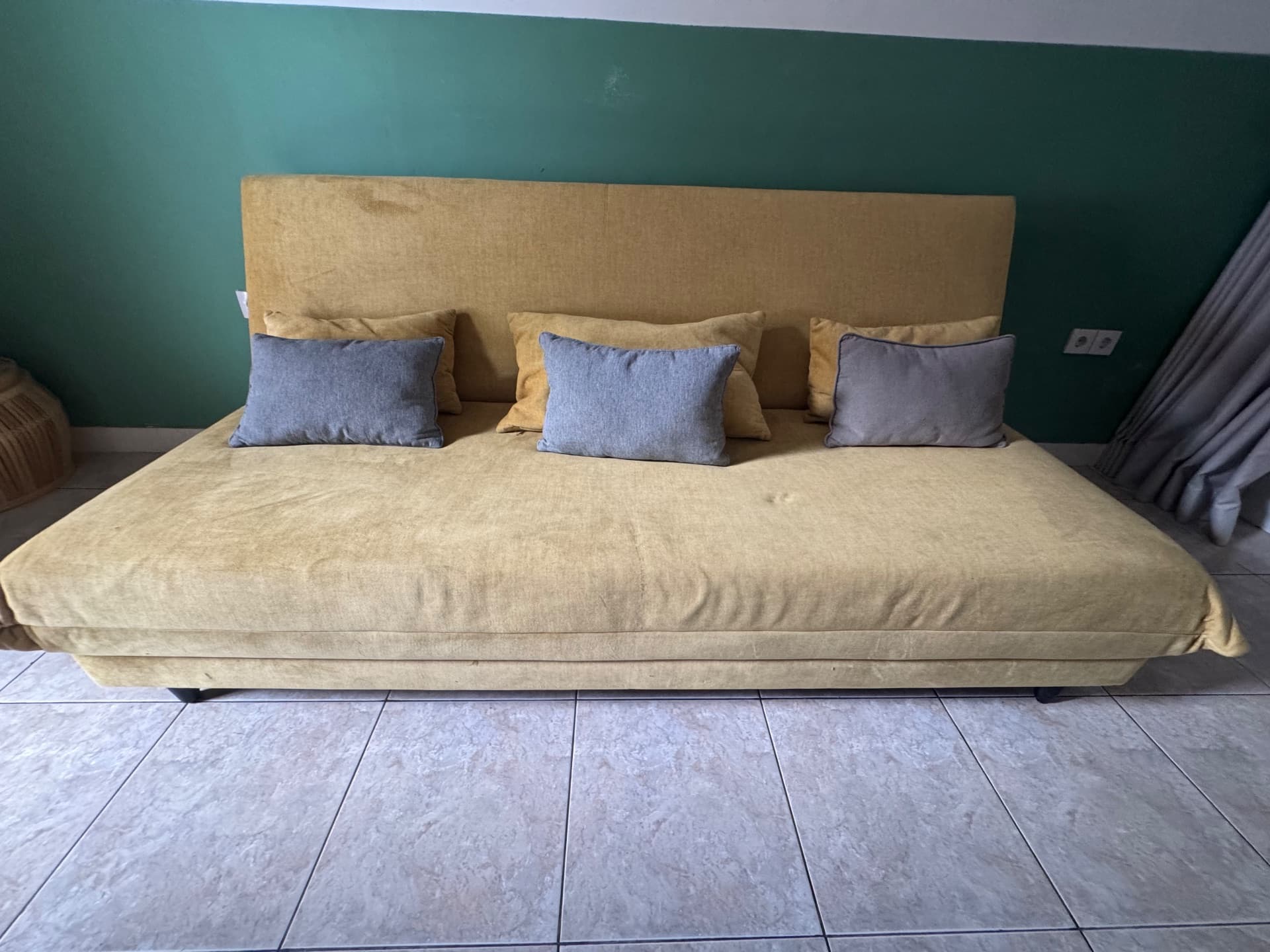 Yellow clic-clac sofa with cushions (1/3)