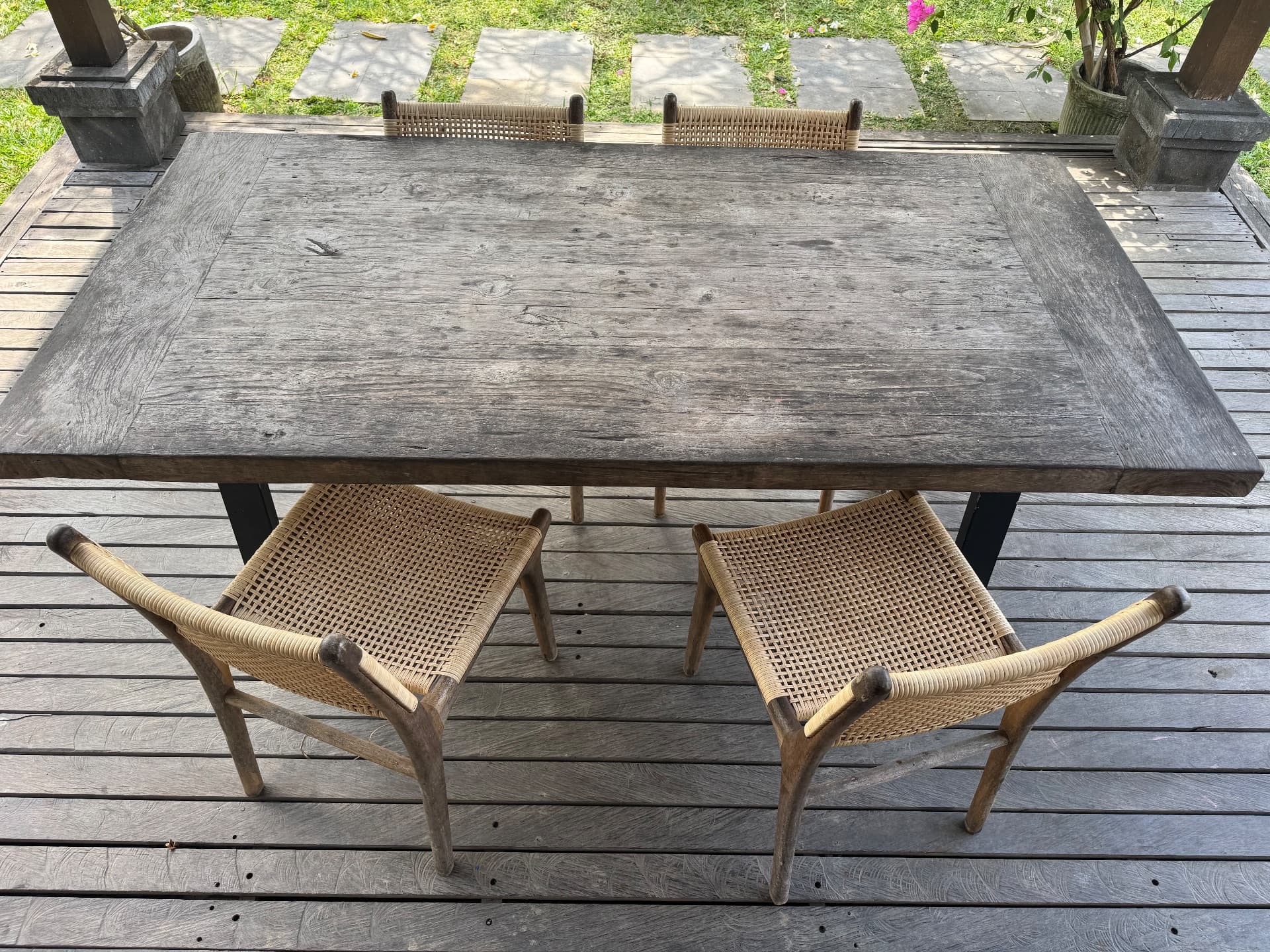 Wooden table with 4 chairs (1/2)