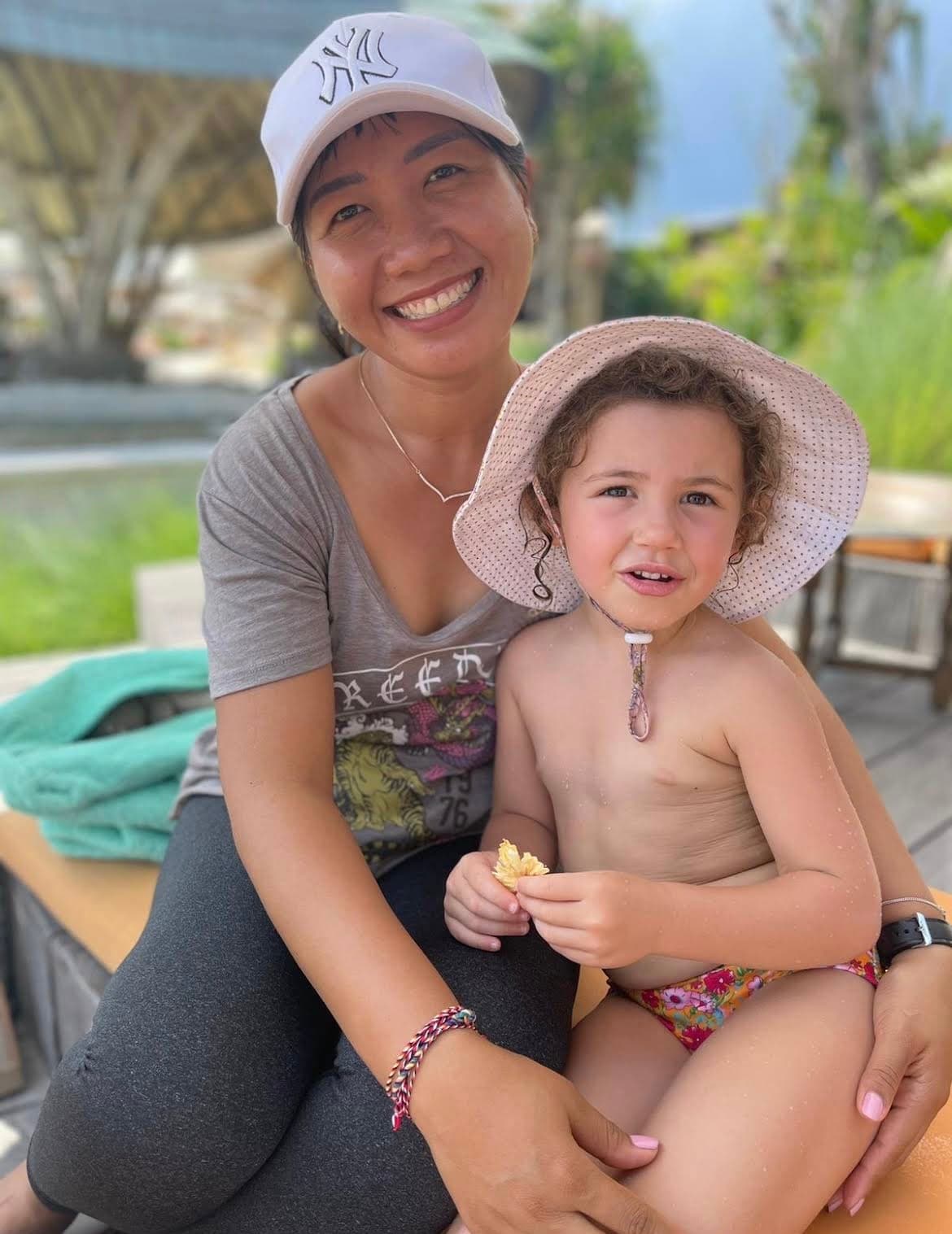 Professional Bali Nanny (1/3)